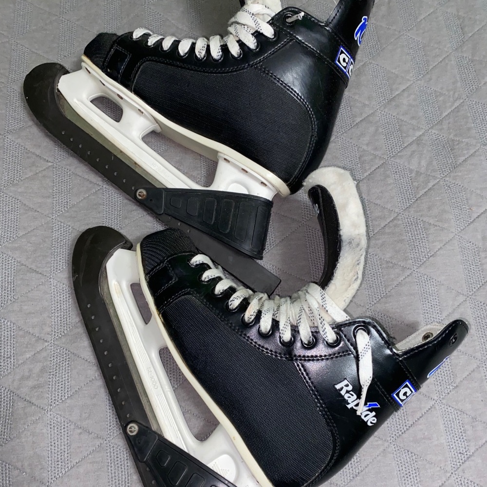 MENS CCM HOCKEY SKATES SIZE 6